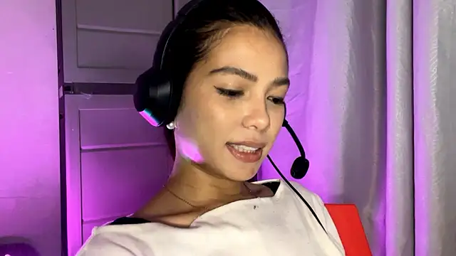 ConstancePorrini 라이브 XXX 채팅