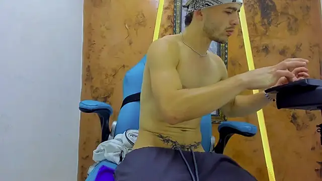 Онлайн чат XXX Jhostonex