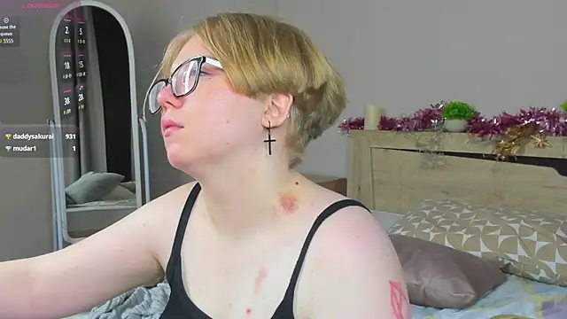 Chatroom XXX en direct de Lauraaa_Smith