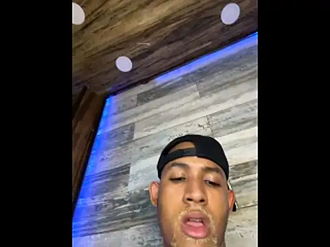 B_Wild live XXX chat