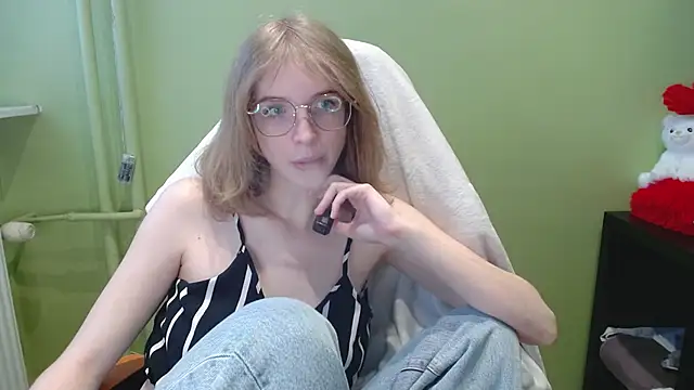 دردشة juicyPenny الجنسية المباشرة