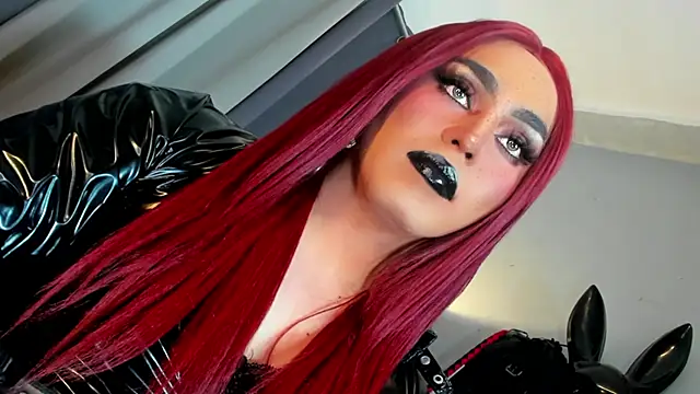 DominaAurumXXX webkamerás műsora