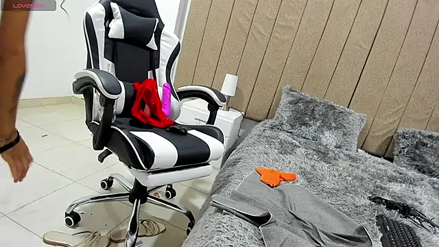 valery_slim18n Live XXX chat