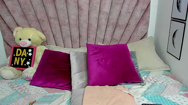 danibellucii_ 现场XXX聊天