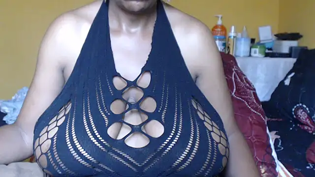 Chat +18 de bustykelly ao vivo