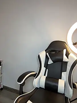 XXX chat uživo modela SoyZoee_