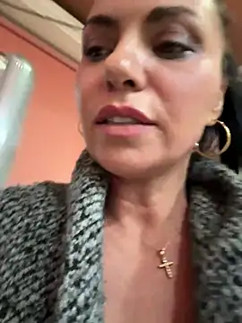 KimKelly13 élő XXX-chatje