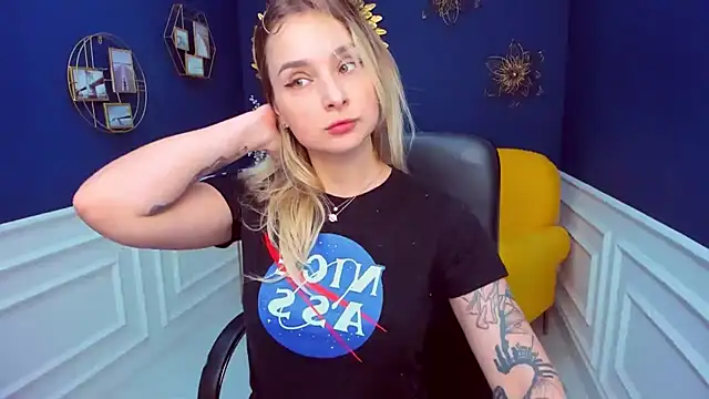 LilFleurish: онлайн-секс-чат