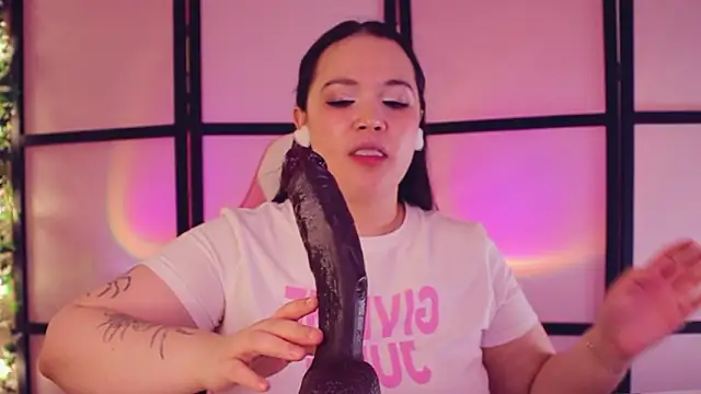 Chery_Lady22: онлайн-секс-чат