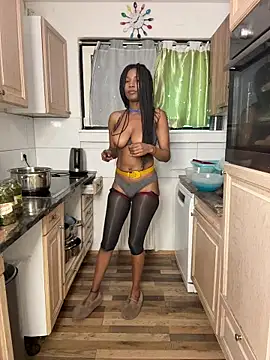 Czat XXX na żywo – ShantelSexyYoungMilfie