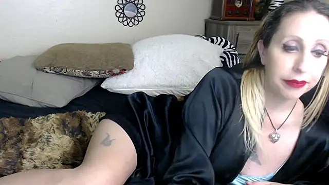 Lourdesnoir@xh élő XXX-chatje