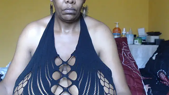 bustykelly's Live XXX Chat