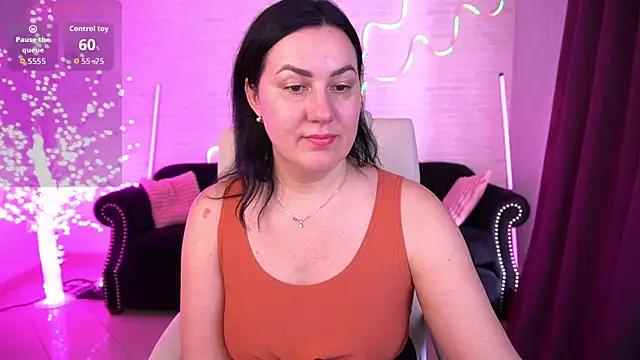 دردشة VelvetLuck الجنسية المباشرة