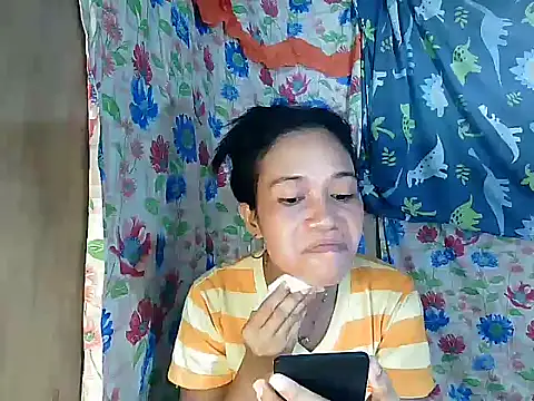 دردشة PinaySkinnyGirl الجنسية المباشرة