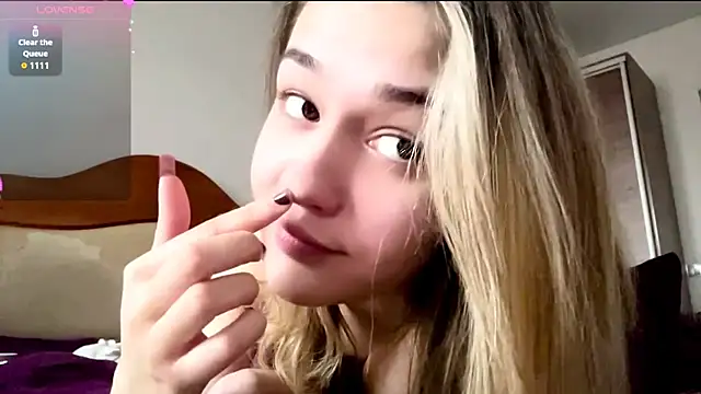 Little_inesのライブXXXチャット