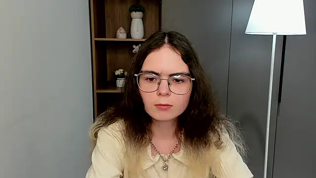 Chat +18 de MyrlZangger ao vivo