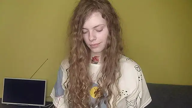 RayaNenlia's Live XXX Chat