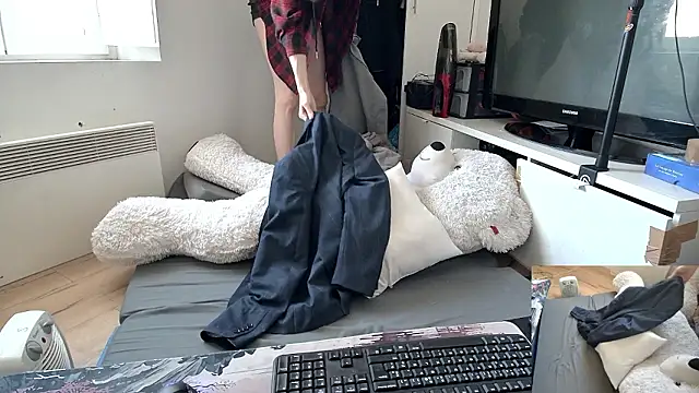 CeriseLapine Chat XXX live