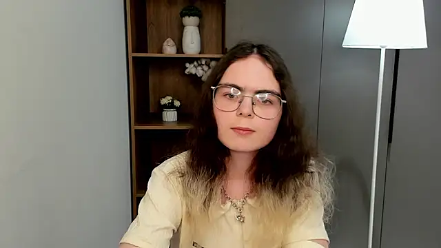 Chat +18 de MyrlZangger ao vivo