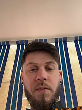 JonahShaw Adlı Modelin Canlı XXX Sohbeti