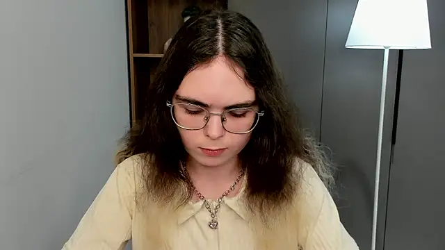 Chat +18 de MyrlZangger ao vivo