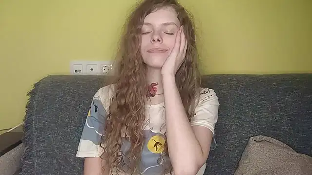 RayaNenliaのライブXXXチャット