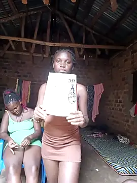 holygrail001 Adlı Modelin Web Kamerası Şovu