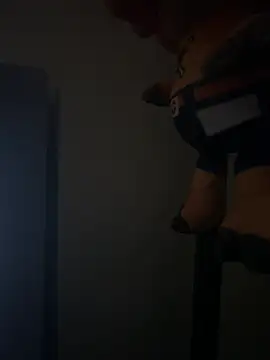 Magosupreme: διαδικτυακό σόου στην κάμερα