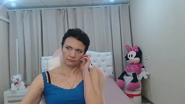 Chat +18 de AvaSaturnian ao vivo