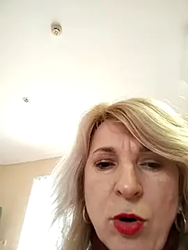 Chat XXX en directo de AhlyssaLove1155