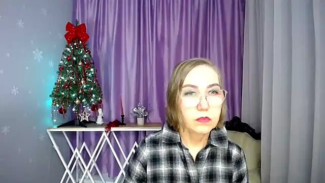 queen_a_n_i Show in webcam