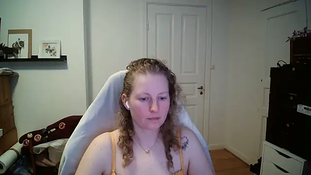 Chat +18 de Girlnina-1995 ao vivo