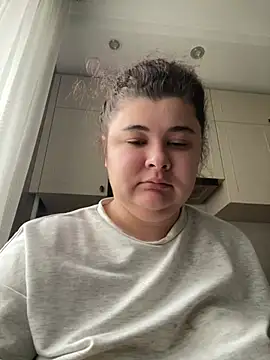 XXX chat uživo modela AliceCurlyX