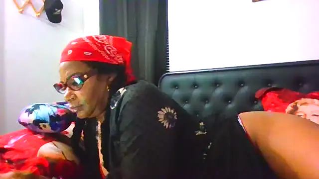 CaliChict6868 – Live XXX-chat