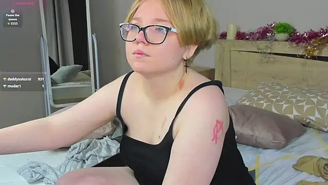 Онлайн чат XXX Lauraaa_Smith