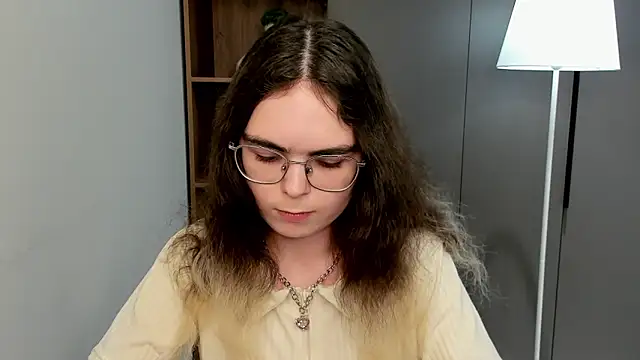 Онлайн чат XXX MyrlZangger