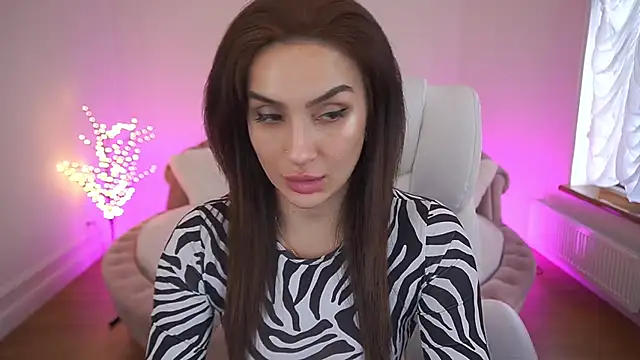 Chat +18 de AnzhyTeqila ao vivo