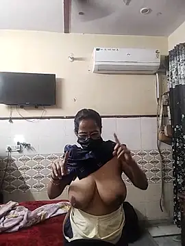 meenu_bhabhi547's Live XXX Chat