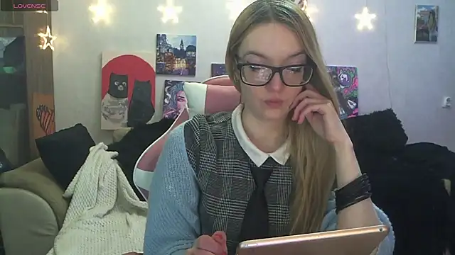 SecretSophia's Live XXX Chat