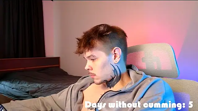 DENIS_HERE's Live XXX Chat