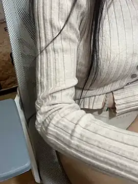 Mina048 在線直播表演