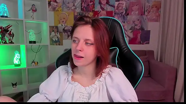 Chatroom XXX en direct de FreyaVey