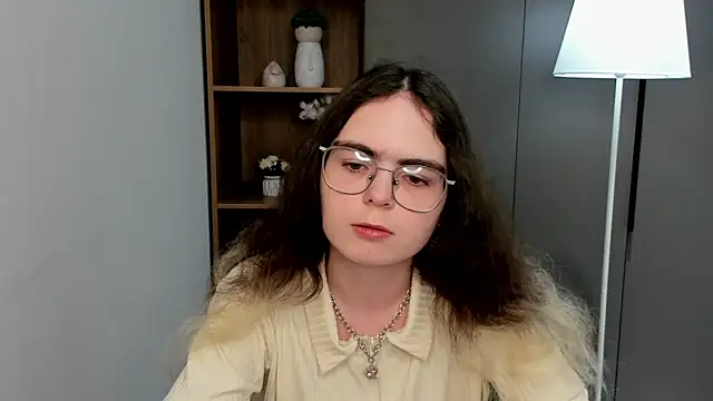 XXX chat uživo modela MyrlZangger