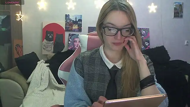 SecretSophia's Live XXX Chat