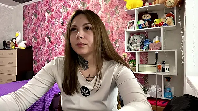 TraciBallena Adlı Modelin Canlı XXX Sohbeti