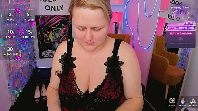 ScarlettSoftのライブXXXチャット