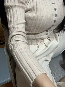 Mina048 Show Webcam