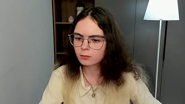 Chat +18 de MyrlZangger ao vivo