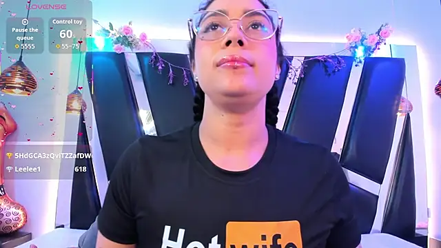 antonelllepiercee Chat XXX live