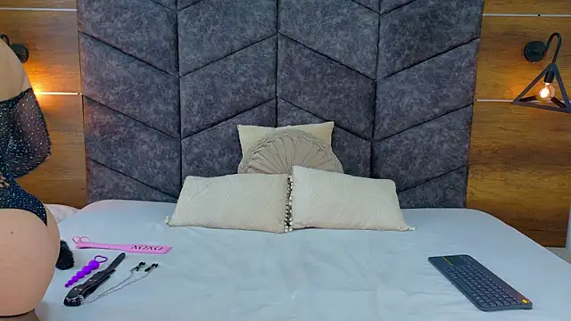 AnnieRouse__ Chat XXX in diretta